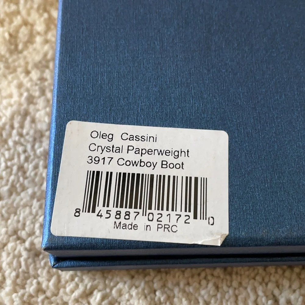 Crystal Boot Paperweight - Picture 6 of 7